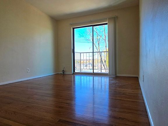 3rd image of 4300-4304 Fairview Ave #G