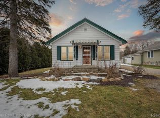 10444 Davison Rd, Davison, MI 48423