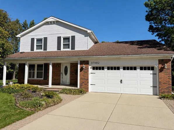 37482 Bristol Ct, Livonia, MI 48154