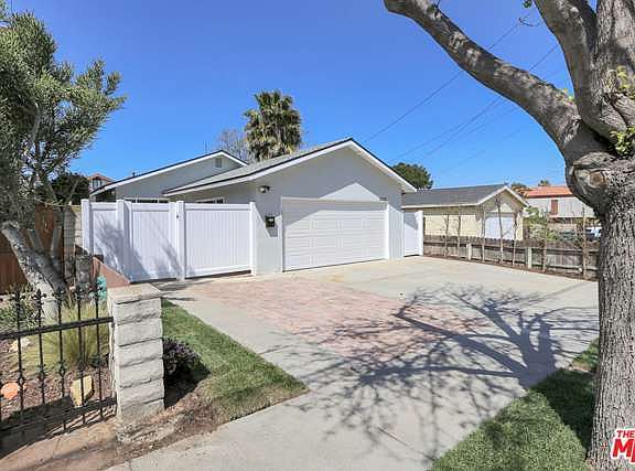 4th image of 18325 Grevillea Ave