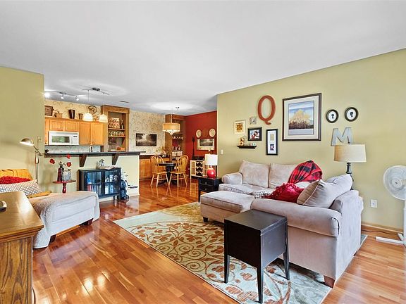 2nd image of 6905 S Rolling Meadows Ct