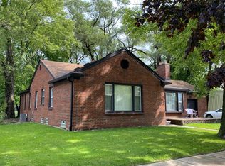 67 Maywood Ave, Pleasant Ridge, MI 48069