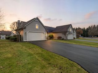 201 Pierce Lake Dr, Chelsea, MI 48118