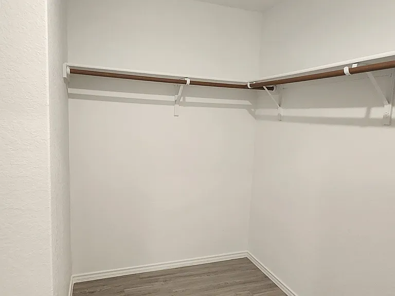 2815 Charpak Dr — Photo 33