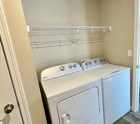 5th image of 4590 Bentwood Hills Dr