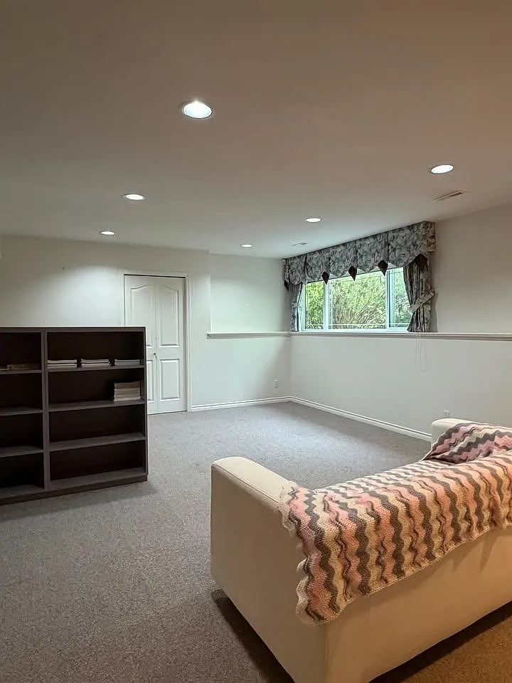 3 bed, 1500 sqft, $1,950 — Photo 1