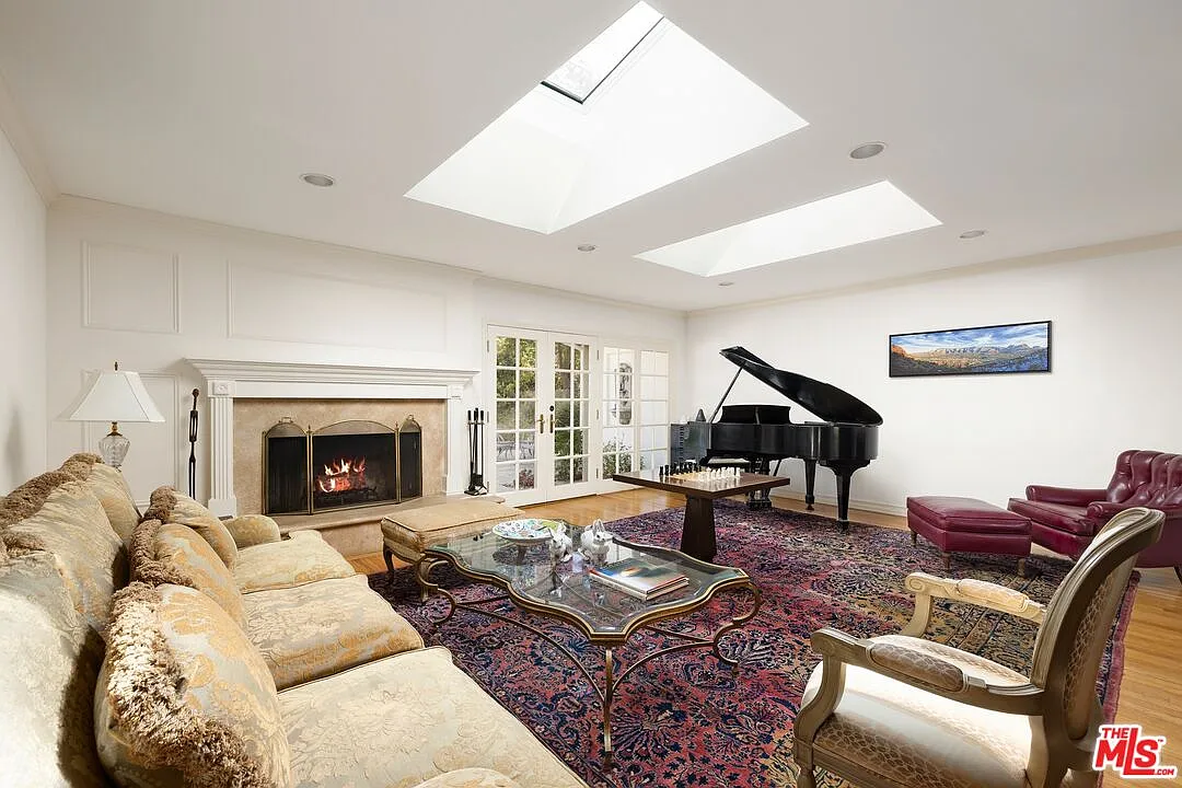 5 bed, 4.0 bath, 3033 sqft, $12,000 — Photo 4