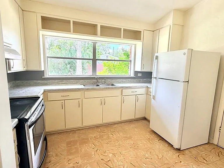 1111 Rosemond Ct #2 — Photo 10