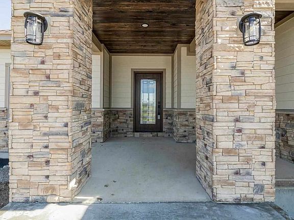 5th image of 1027 S Huntsville Rd