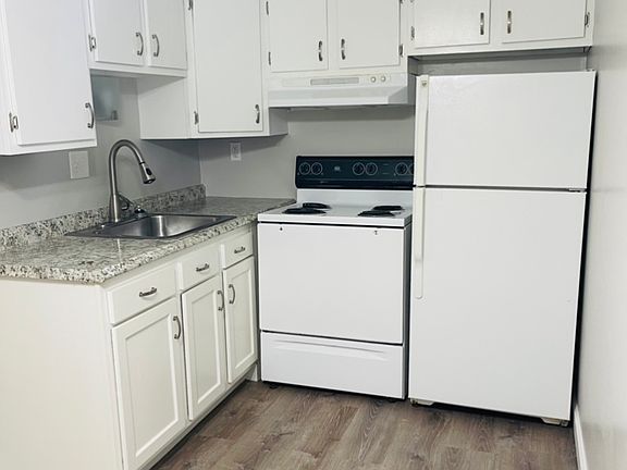 3rd image of 3149 Harry Lee Ln