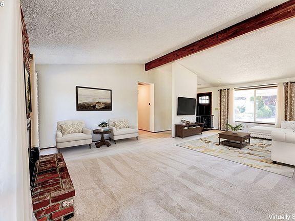 3rd image of 9824 NE Tanglewood Dr
