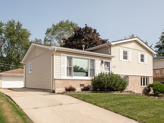 2nd image of 15433 Warwick Dr
