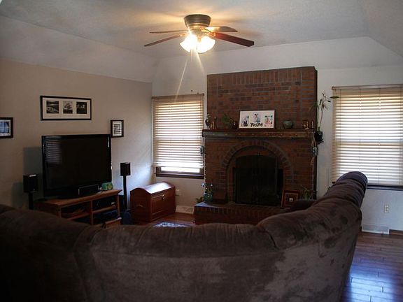 5th image of 2409 SW Paris Dr