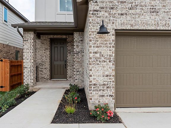 5th image of 208 High Valley Dr