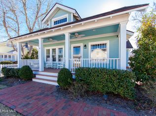 1108 Live Oak St, Beaufort, NC 28516