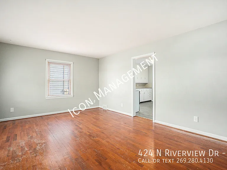 424 N Riverview Dr #2 — Photo 5