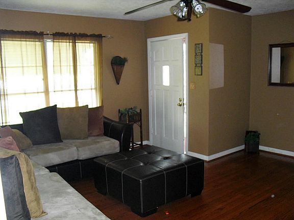 Hardwood floors in great condition.