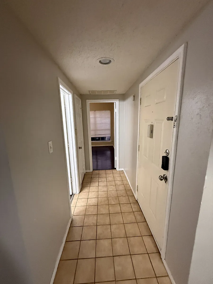 Building Photo - 9601 Forest Ln #516