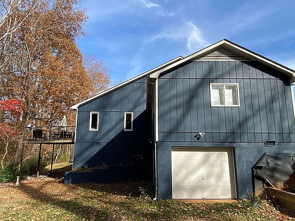 3rd image of 105 Royal Oaks Ln