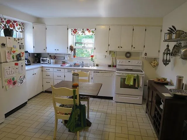 431 W Franklin Ave #2 — Photo 3
