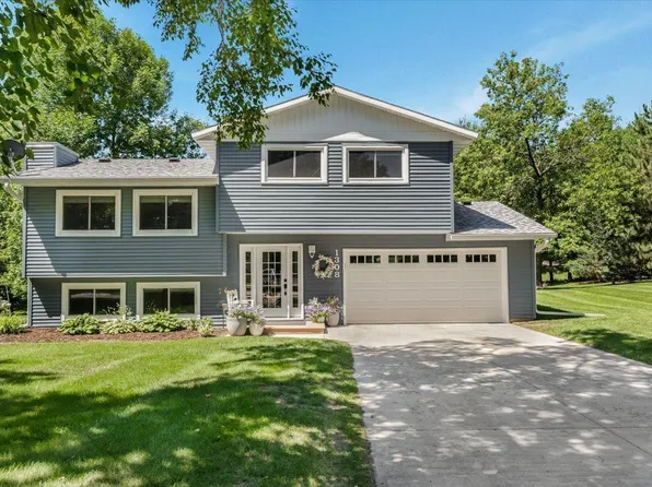 1308 Geneva Dr, Alexandria, MN 56308