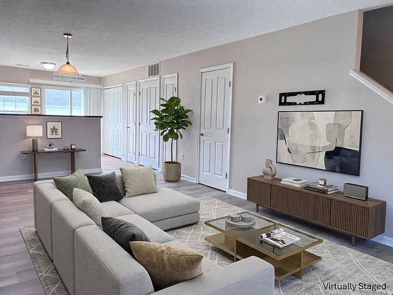 7422 Sancus Blvd — Photo 1