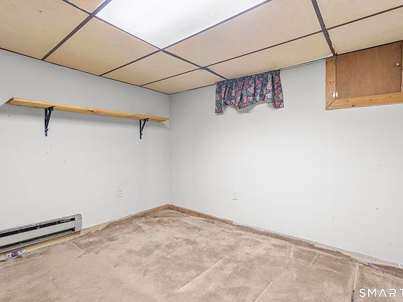 2nd image of 17 Dune Rd