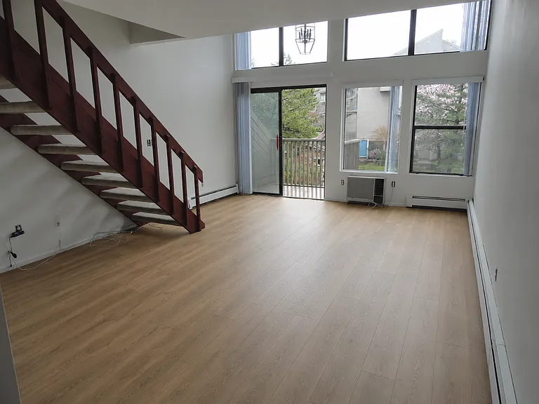 1465 E Putnam Ave #632 — Photo 3