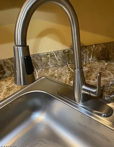 131 Irving Pl — Photo 10