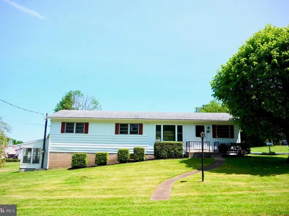 306 Park Dr, Elizabethville, PA 17023