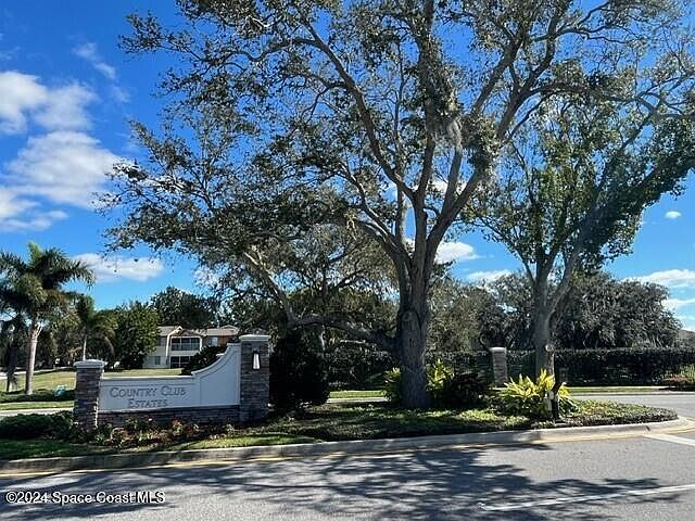 2nd image of 1142 Killian Dr NE