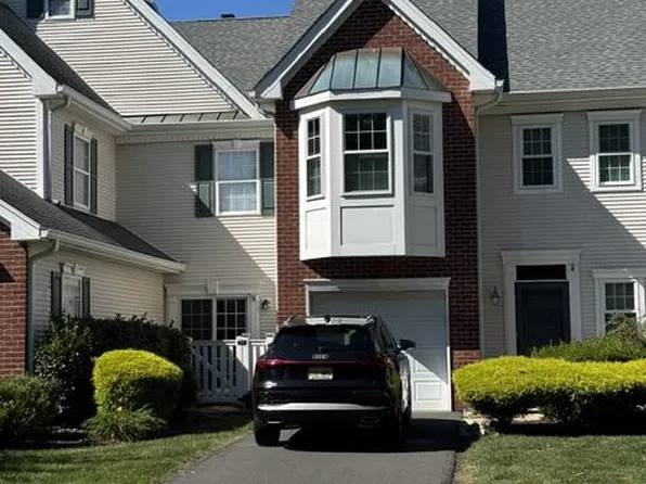 14 Hilton Ct, Pennington, NJ 08534