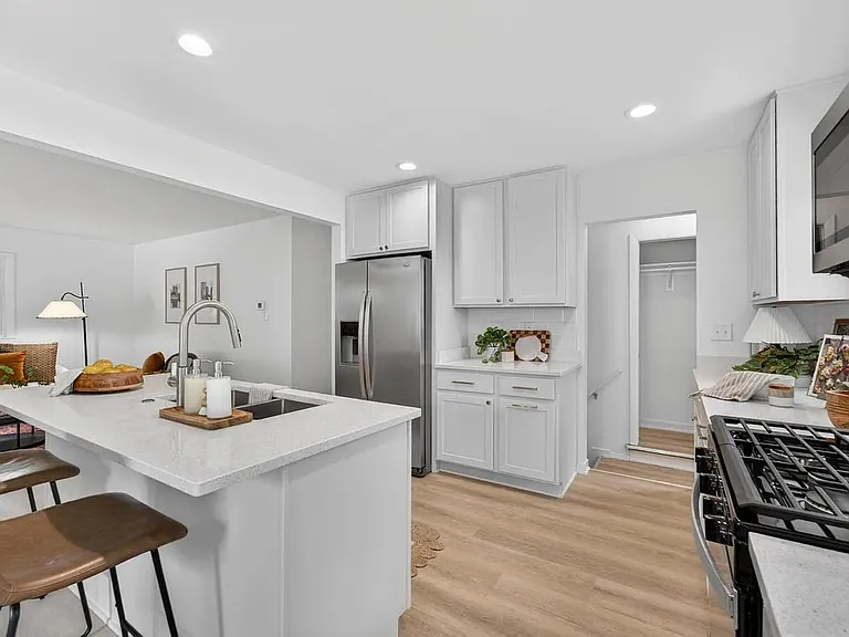 5554 N Navajo Ave — Photo 1