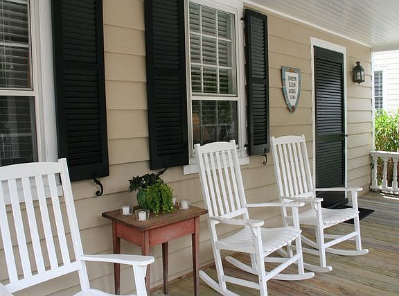 2nd image of 204 Live Oak St