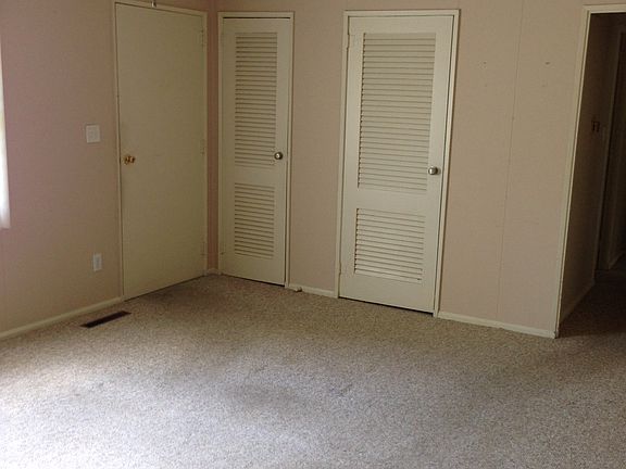 5th image of 1506 Clarksville Dr