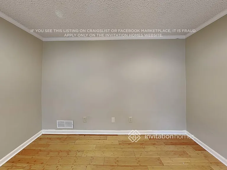 6297 Queens Ct — Photo 9