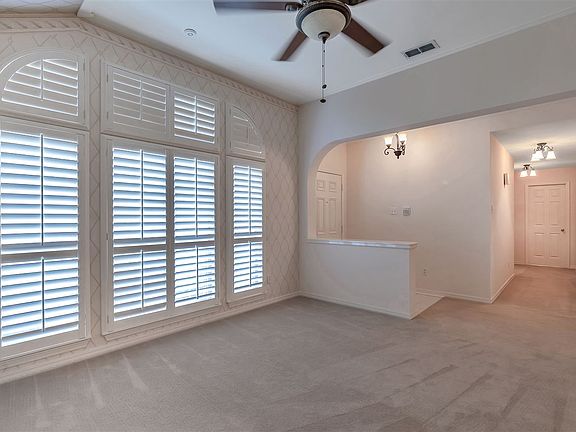 5th image of 5 Pebble Creek Dr N