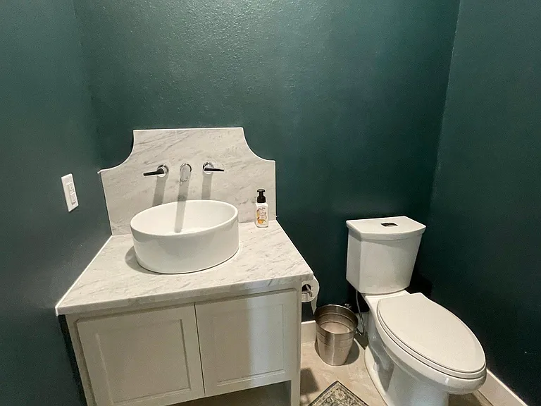 4220 Victoria Dr — Photo 15