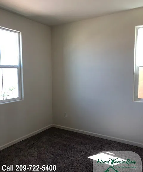 160 Barker Ln — Photo 5
