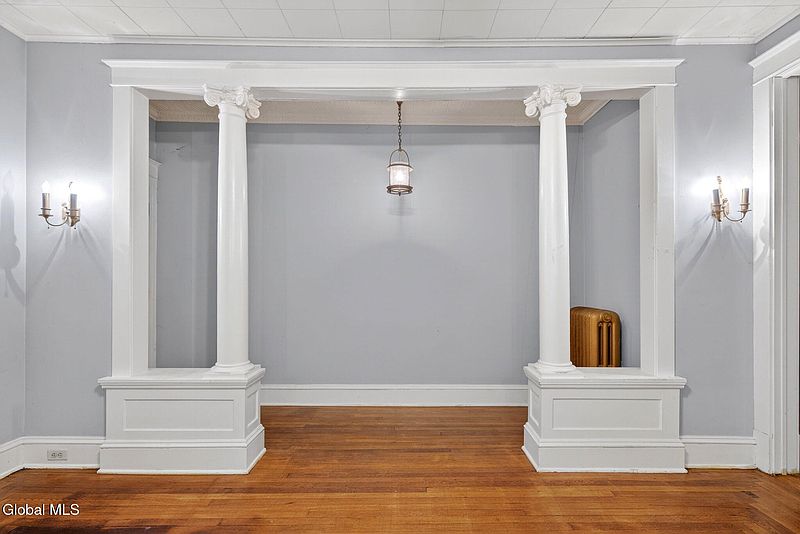 4th image of 20 McElwain Avenue