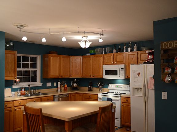 4th image of 1727 Brookridge Circle Dr