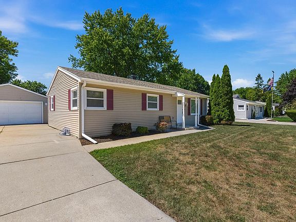 2nd image of 6720 Novak ROAD