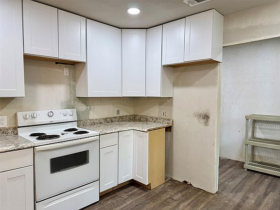 2nd image of 1380 Cardinal Ln