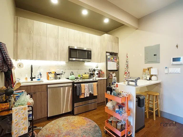 211 Troy Ave #2L — Photo 3