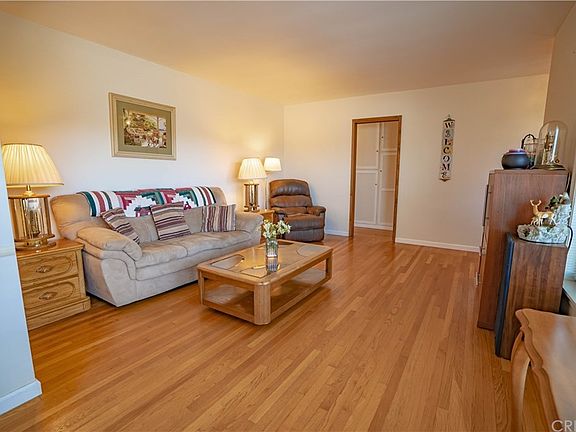 5th image of 5034 Stevely Ave