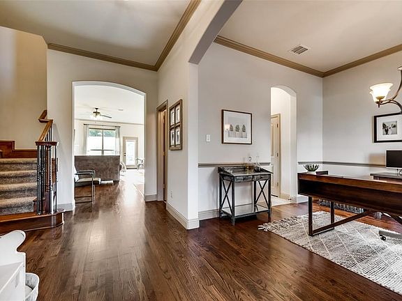 5th image of 412 Heritage Ln