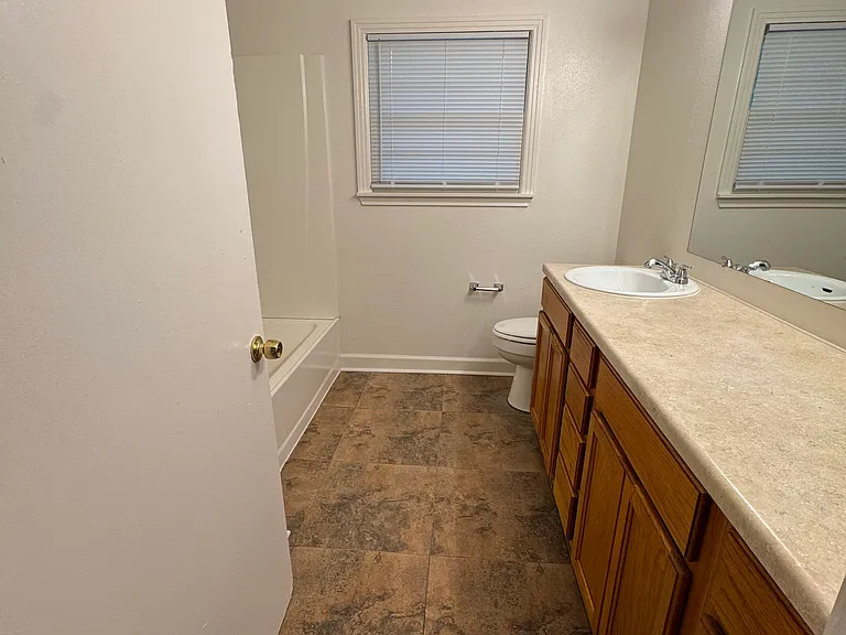 1601 Graham Dr — Photo 10