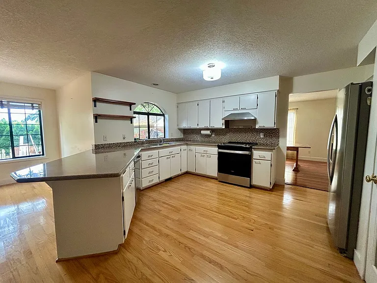 8213 NW 12th Ave — Photo 7