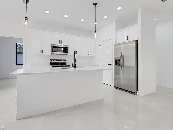 2nd image of 1010 E 17th ST