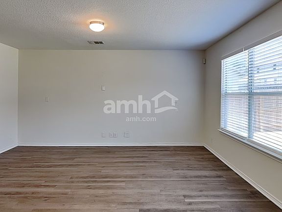 5th image of 455 Dolly Dr